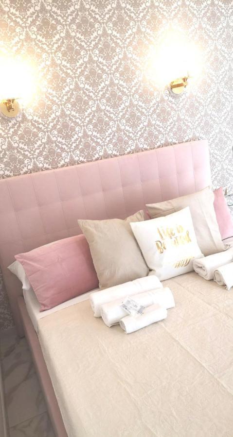 Domus Leone Tre Bed and Breakfast Napels Buitenkant foto