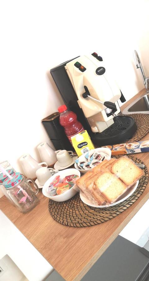 Domus Leone Tre Bed and Breakfast Napels Buitenkant foto