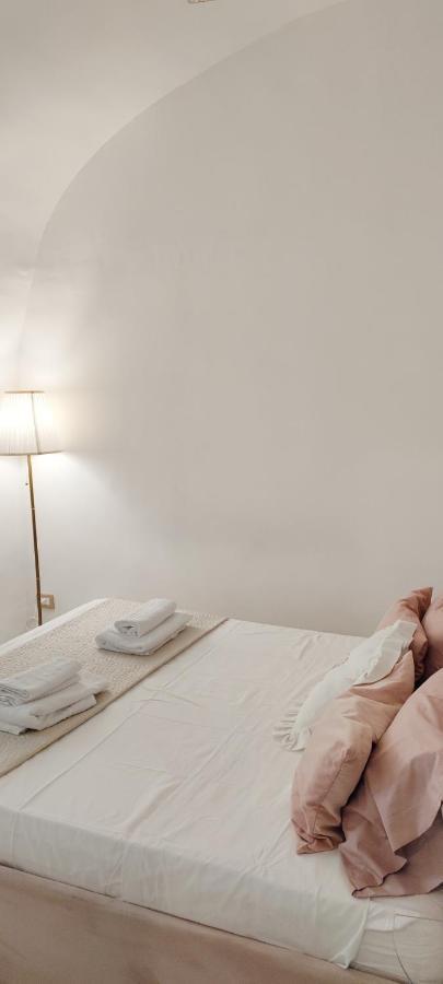 Domus Leone Tre Bed and Breakfast Napels Buitenkant foto